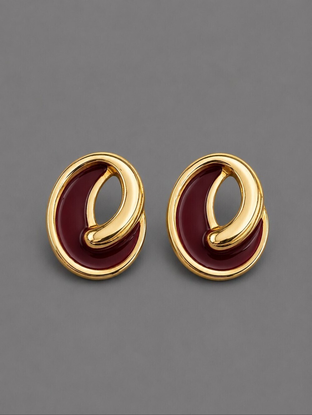 3/$30 VTG 1980s Purple Enamel Swirl Post Earrings